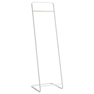 Bílý kovový stojací věšák Yamazaki Tower II. 140 cm Oblíbený