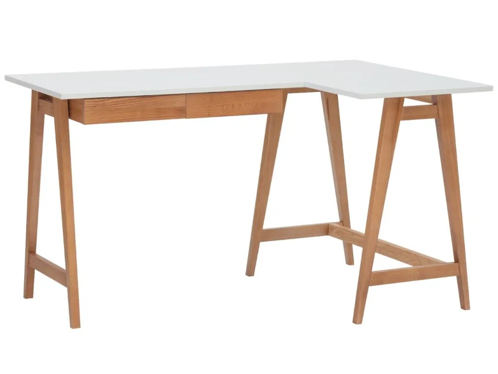 Bílý lakovaný rohový pracovní stůl RAGABA LUKA 135 x 85 cm s dubovou podnoží, pravý Horká Nabídka