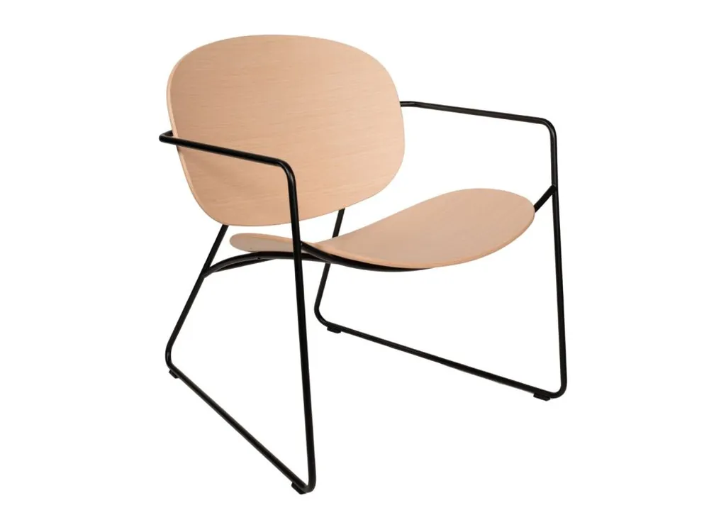 Dubové lounge křeslo Tondina s černou podnoží Must-Have